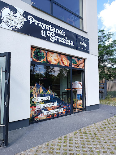 Przystanek u Gruzina. Piekarnia i sklep Gruziński