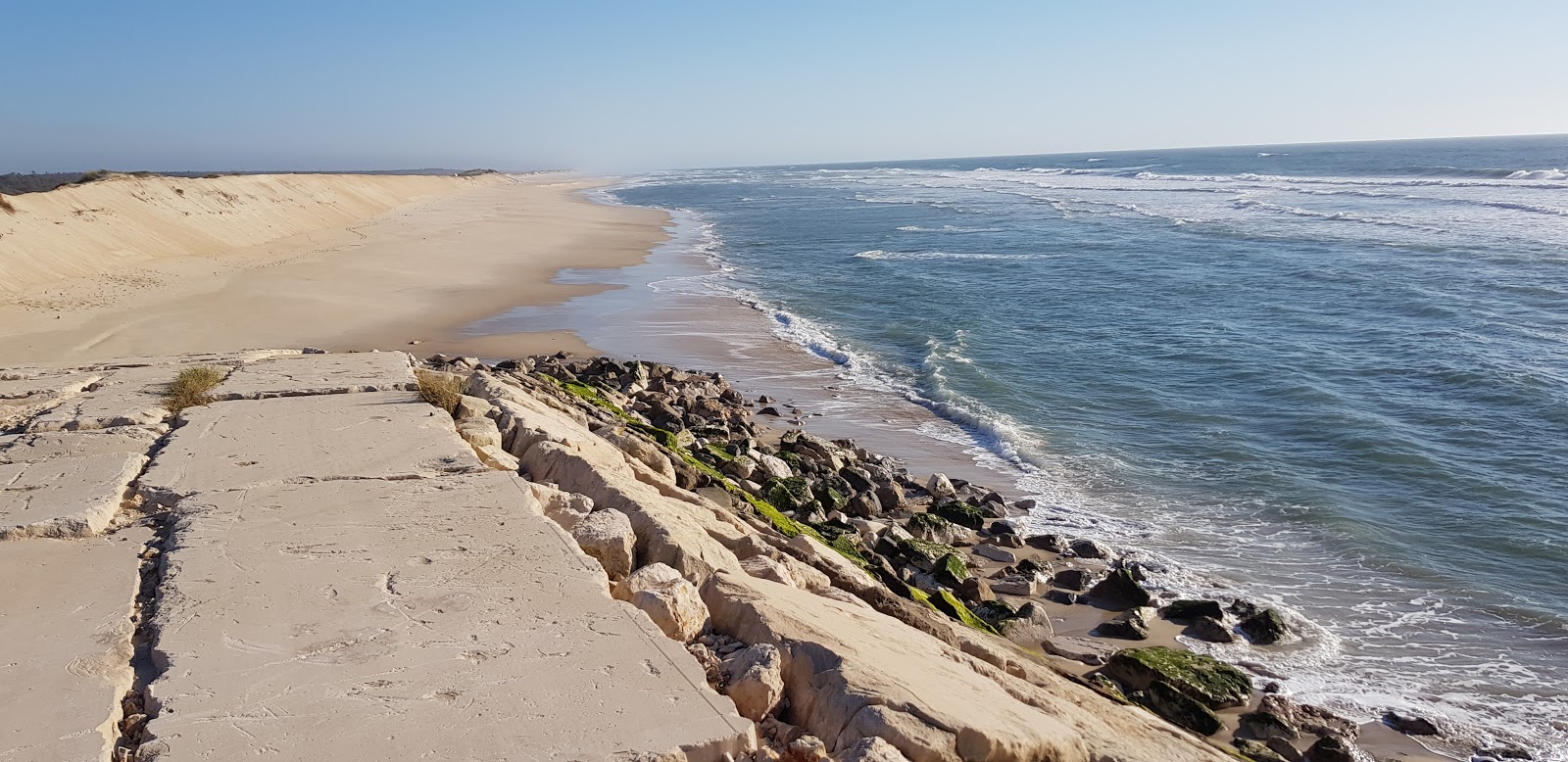 Fotografie cu Praia da Leirosa - locul popular printre cunoscătorii de relaxare