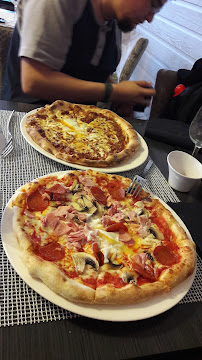 Pizza du Restaurant Pizzeria Chez Tony à Milly-sur-Thérain - n°10