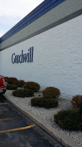 Manitowoc Goodwill Retail Store & Training Center, 4335 Calumet Ave, Manitowoc, WI 54220, Thrift Store