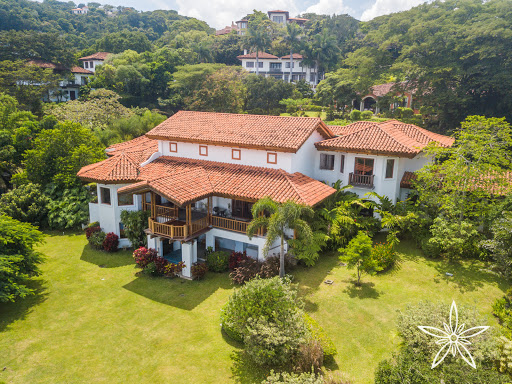 Costa Rica Luxury Living - CRLUXE