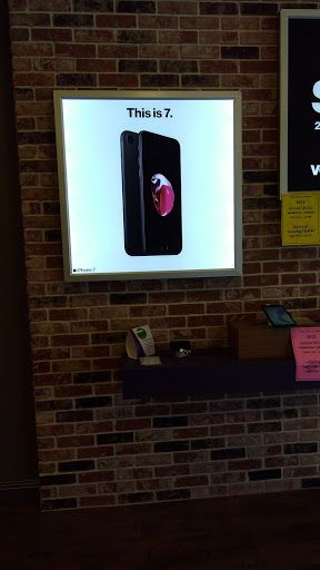 Cell Phone Store «Verizon Authorized Retailer, TCC», reviews and photos, 590 W Northfield Dr, Brownsburg, IN 46112, USA