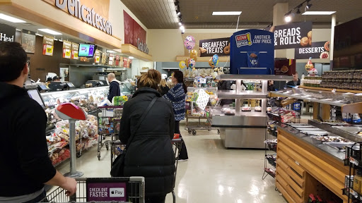 Grocery Store «Stop & Shop», reviews and photos, 702 Hicksville Rd, Massapequa, NY 11758, USA