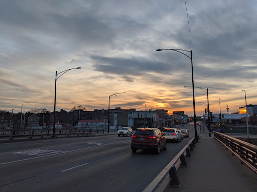 Shopping Mall «Riverpoint Center», reviews and photos, 1730 W Fullerton Ave, Chicago, IL 60614, USA