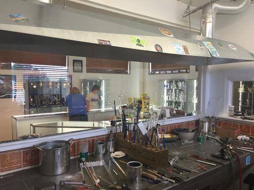 Tobacco Shop «Harbor Glass & Fine Tobacco», reviews and photos, 409 W Ehringhaus St, Elizabeth City, NC 27909, USA