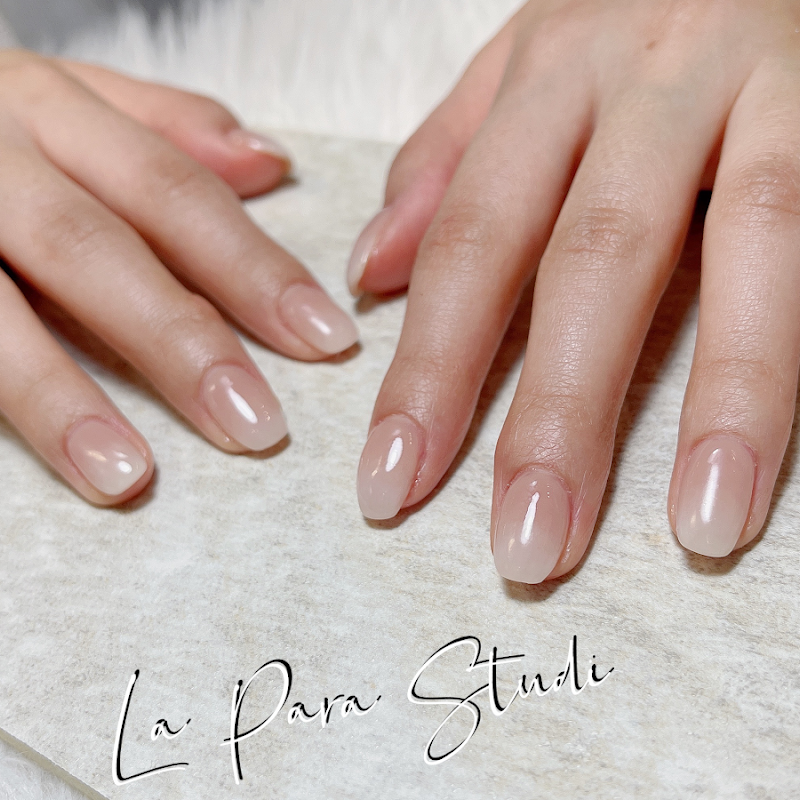 La Para Nails & Beauty Studio