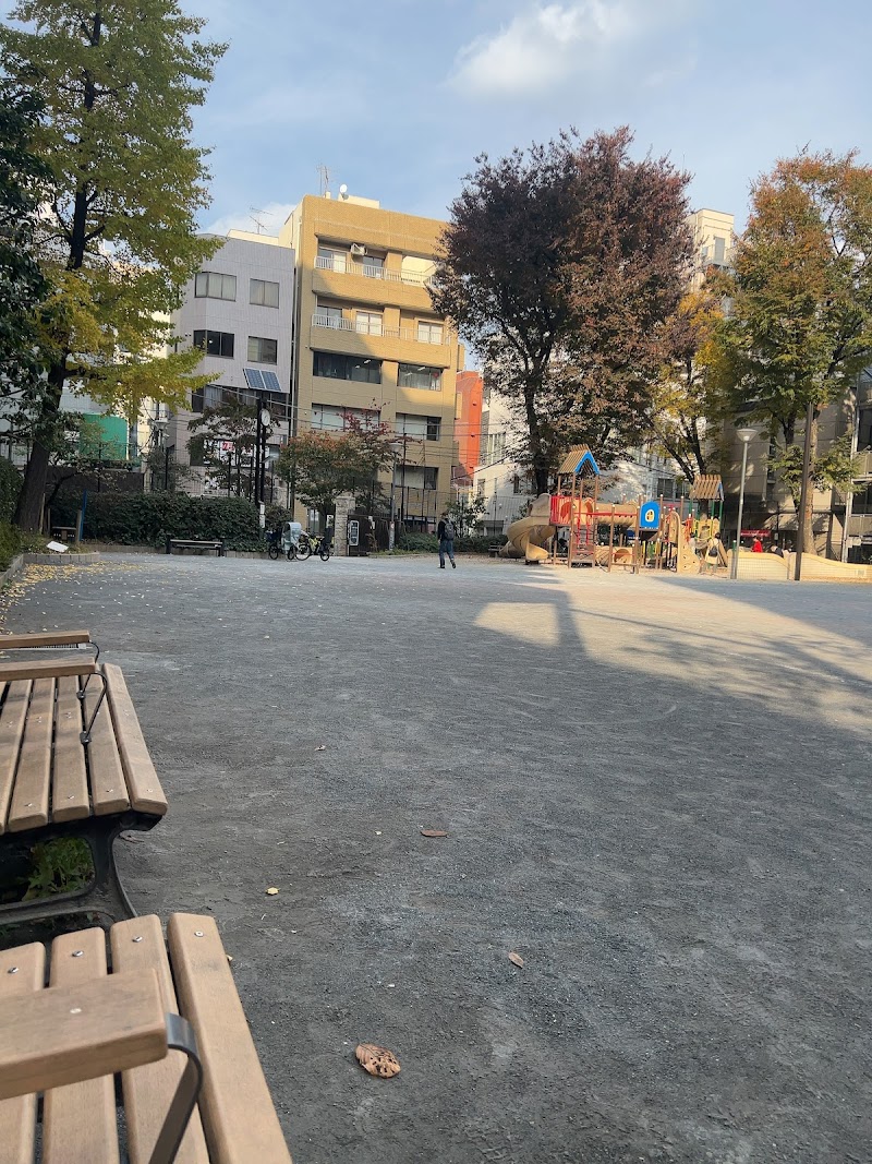 千代田区立芳林公園