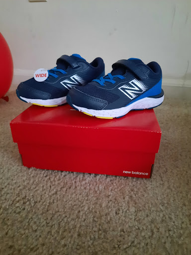 Shoe Store «Roderer Shoe Center», reviews and photos, 316 E Stroop Rd, Dayton, OH 45429, USA