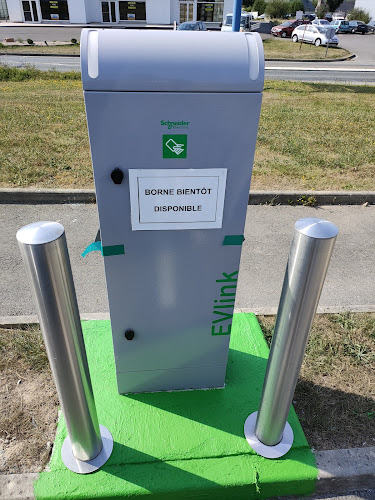 Borne de recharge de véhicules électriques Lidl Charging Station Minihy-Tréguier