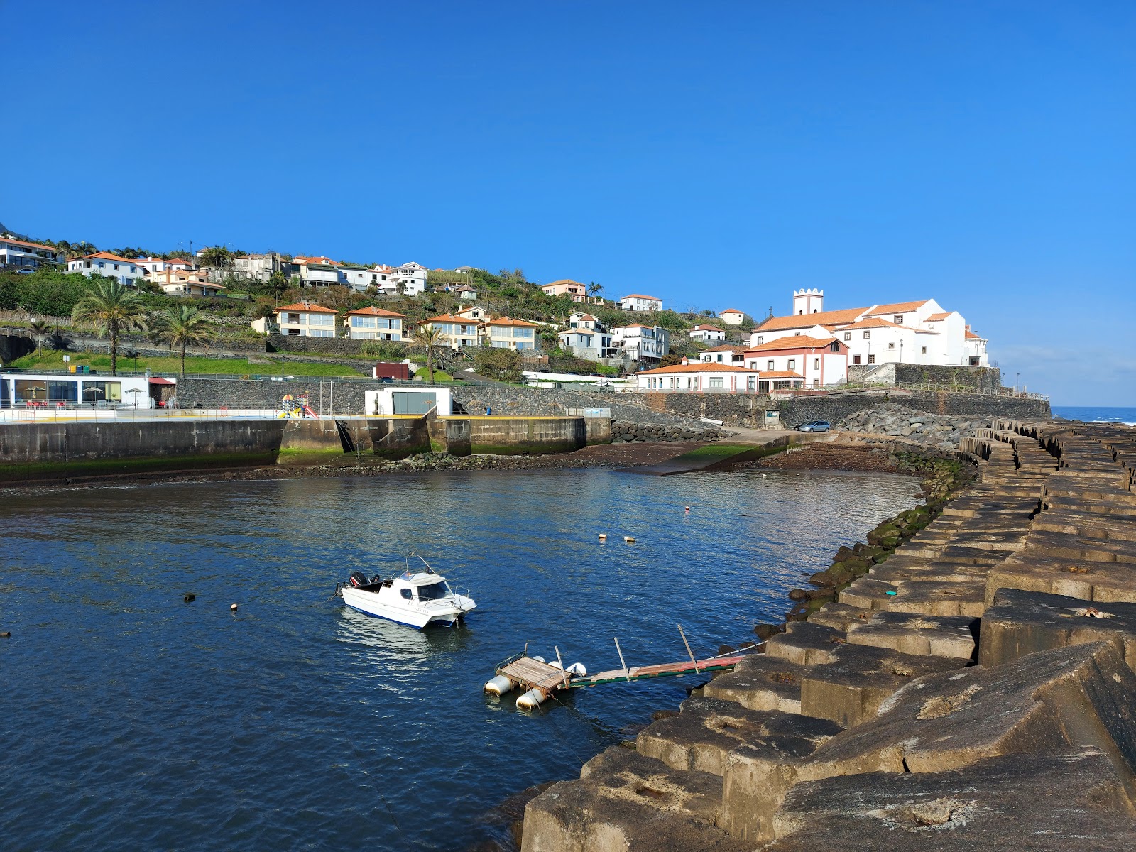 Fotografija Piscinas de Ponta Delgada in naselje