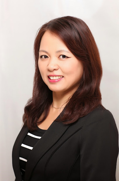 Linda Lin - 10+years Real Estate Broker, Chinese Speaker with RE/MAX Suburban