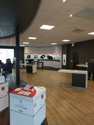 Cell Phone Store «Verizon», reviews and photos, 9360 WI-16, Onalaska, WI 54650, USA