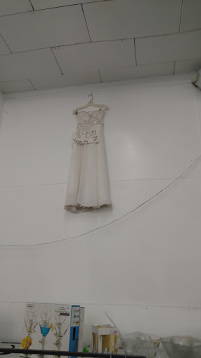 Thrift Store «Thrift Center», reviews and photos, 820 E Shields Ave, Fresno, CA 93704, USA