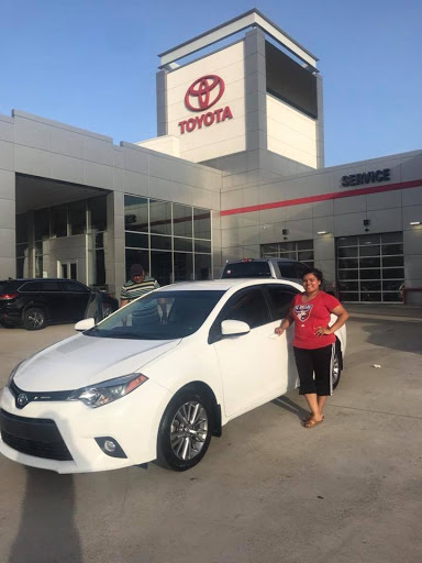 Toyota Dealer «Toyota of Dallas», reviews and photos, 2610 Forest Ln, Dallas, TX 75234, USA