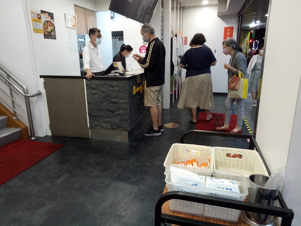 梁社漢排骨 新店建國店 的照片