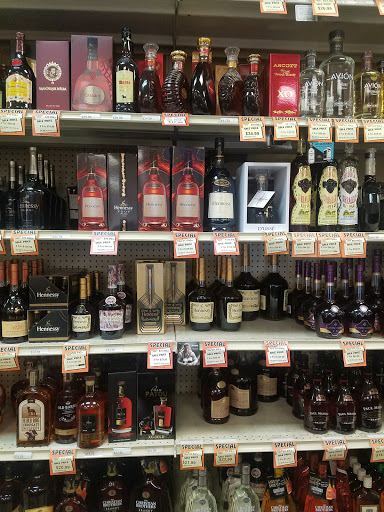 Shopping Mall «New Horizons Shopping Mall», reviews and photos, 961 E 174th St, Bronx, NY 10460, USA