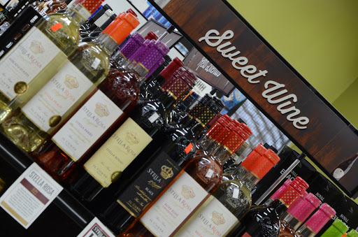 Liquor Store «Katie Plaza Discount Liquor», reviews and photos, 594 W Columbia Ave, Battle Creek, MI 49015, USA