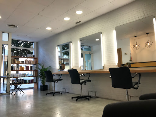 Arrels Perruqueria en Santa Coloma de Farners, Girona