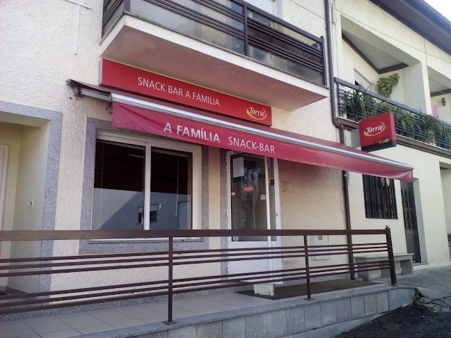 A FAMÍLIA SNACK BAR