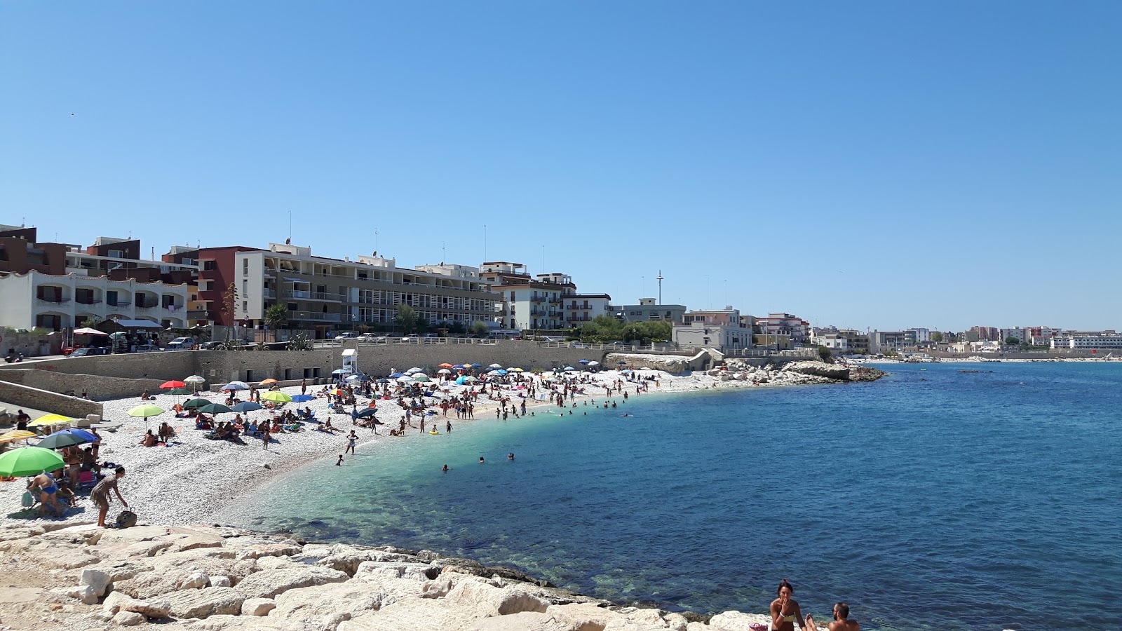 Foto di Pretore beach con una superficie del ciottoli grigi