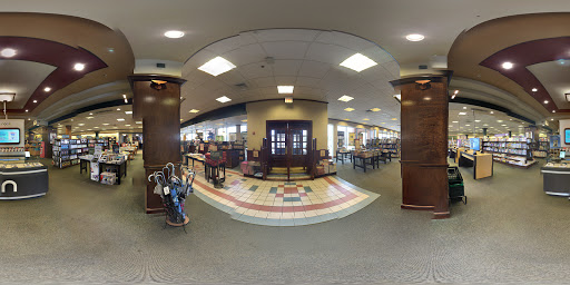 Book Store «Barnes & Noble», reviews and photos, 6260 Seven Corners Center, Falls Church, VA 22044, USA