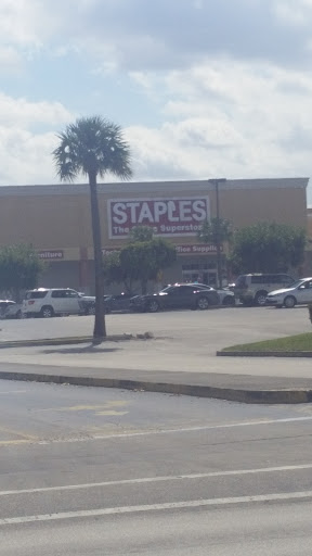 Office Supply Store «Staples», reviews and photos, 1700 W 49th St, Hialeah, FL 33012, USA