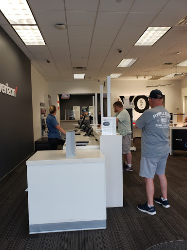 Cell Phone Store «Verizon», reviews and photos, 70 Worcester-Providence Turnpike, Millbury, MA 01527, USA