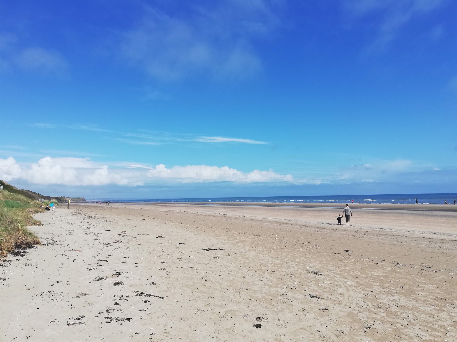 Foto van Gormanston Beach met helder zand oppervlakte