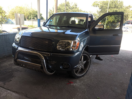 Auto Body Shop «MS Paint & Body Shop», reviews and photos, 3311 W Columbus Dr, Tampa, FL 33607, USA