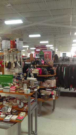 Department Store «T.J. Maxx», reviews and photos, 20 Chapel View Blvd, Cranston, RI 02920, USA
