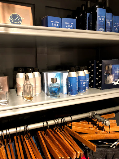 Clothing Store «Hollister Co.», reviews and photos, 19575 Biscayne Blvd #1335, Aventura, FL 33180, USA
