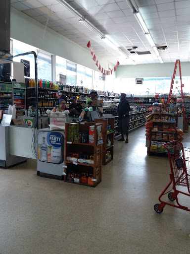 Liquor Store «Alpine Liquors», reviews and photos, 7501 N Nebraska Ave, Tampa, FL 33604, USA