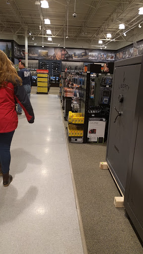 Outdoor Sports Store «Field & Stream», reviews and photos, 1501 Sentinel Dr Ste B, Chesapeake, VA 23320, USA