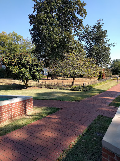 Historical Landmark «Helen Keller Birth Place», reviews and photos, 300 N Commons St W, Tuscumbia, AL 35674, USA