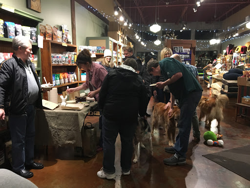 Green Dog Pet Supply