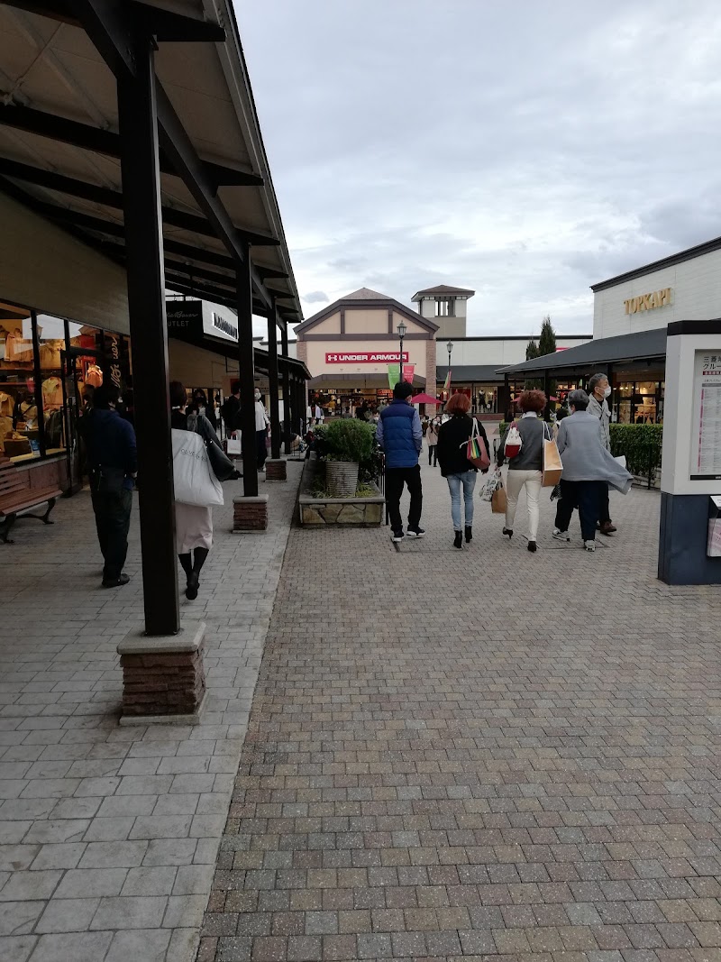 土岐プレミアム アウトレット 岐阜県土岐市土岐ヶ丘 アウトレットモール グルコミ