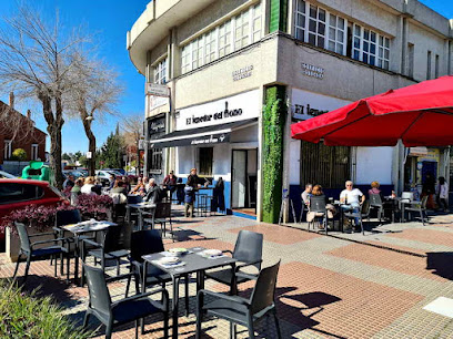 El Tenedor del Mono - Edificio Rotonda, Rotonda De La Era, Local 2, 41940 Tomares, Sevilla, Spain