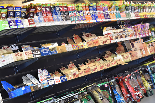 Tobacco Shop «Kazzaz Smoke Shop», reviews and photos, 6355 W Montrose Ave, Chicago, IL 60634, USA