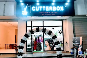 Cutterbox Salon| Best salon in nagpur image