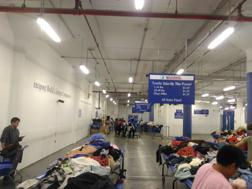 Thrift Store «Goodwill Industries Outlet Store & Donation Center», reviews and photos, 47-47 Van Dam St, Queens, NY 11101, USA
