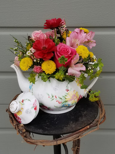 Florist «Amazing Petals», reviews and photos, 125 S Broadway St, Lake Orion, MI 48362, USA