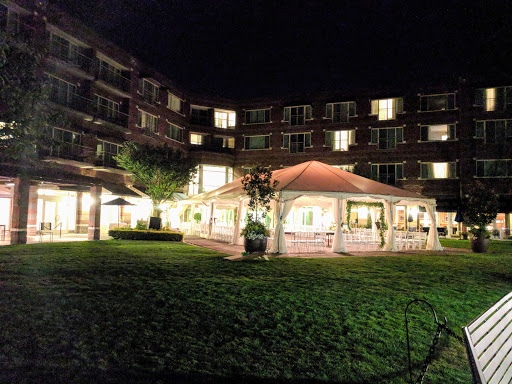 Boutique Hotel «Woodmark Hotel & Still Spa», reviews and photos, 1200 Carillon Point, Kirkland, WA 98033, USA