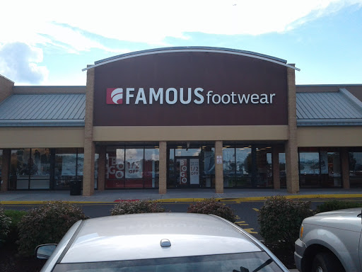 Shoe Store «Famous Footwear», reviews and photos, 3501 NJ-42, Turnersville, NJ 08012, USA