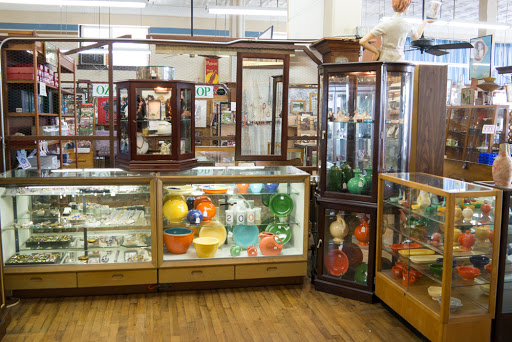 Antique Store «Downtown Antiques Mall», reviews and photos, 1 Court Square, West Plains, MO 65775, USA