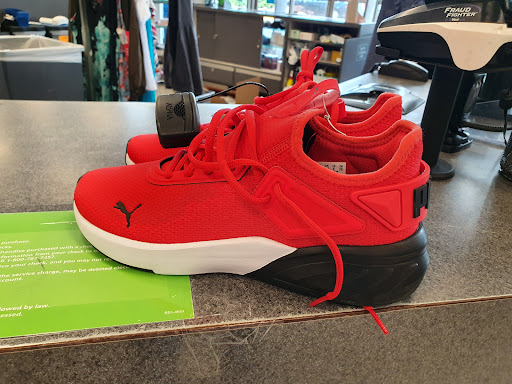 Clothing Store «Ross Dress for Less», reviews and photos, 8095 Stonewall Shops Square, Gainesville, VA 20155, USA