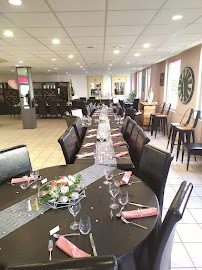 Atmosphère du Restaurant français Restaurant Traiteur Frantony 2 à Saint-Quentin-Fallavier - n°16