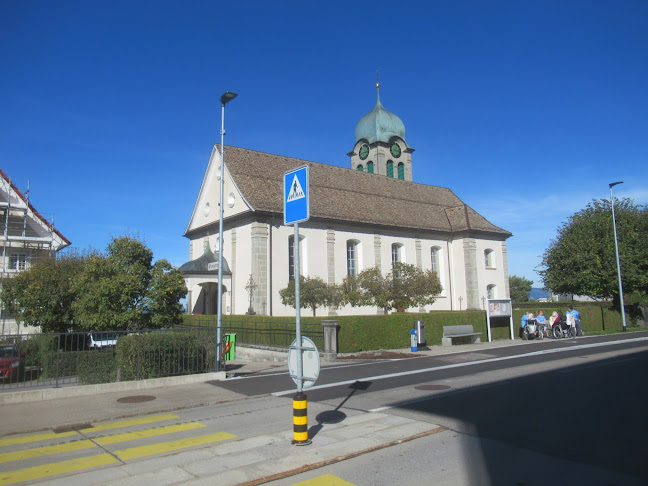 Rezensionen über Römisch-Katholische Kirche St. Jakobus in Freienbach - Kirche