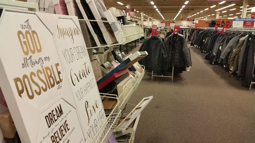 Clothing Store «Burlington Coat Factory», reviews and photos, 250 S Randall Rd, Elgin, IL 60123, USA