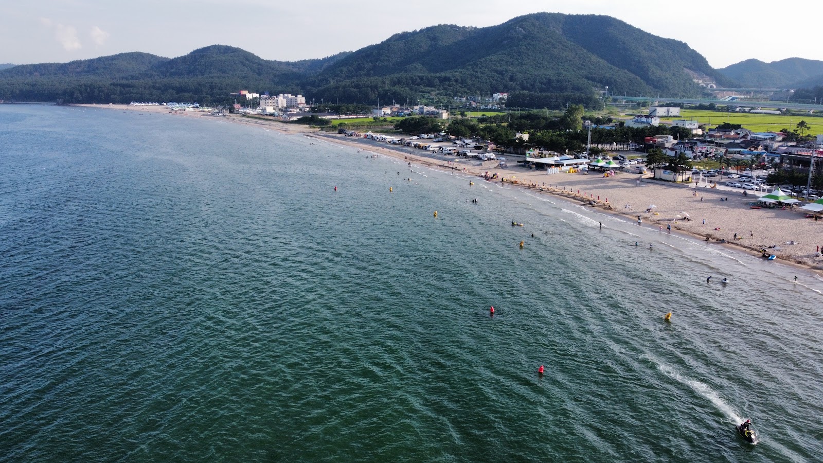 Wolpo Beach的照片 带有长直海岸
