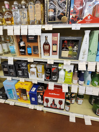 Wine Store «B-21 Fine Wine & Spirits», reviews and photos, 43380 US Hwy 19 N, Tarpon Springs, FL 34689, USA